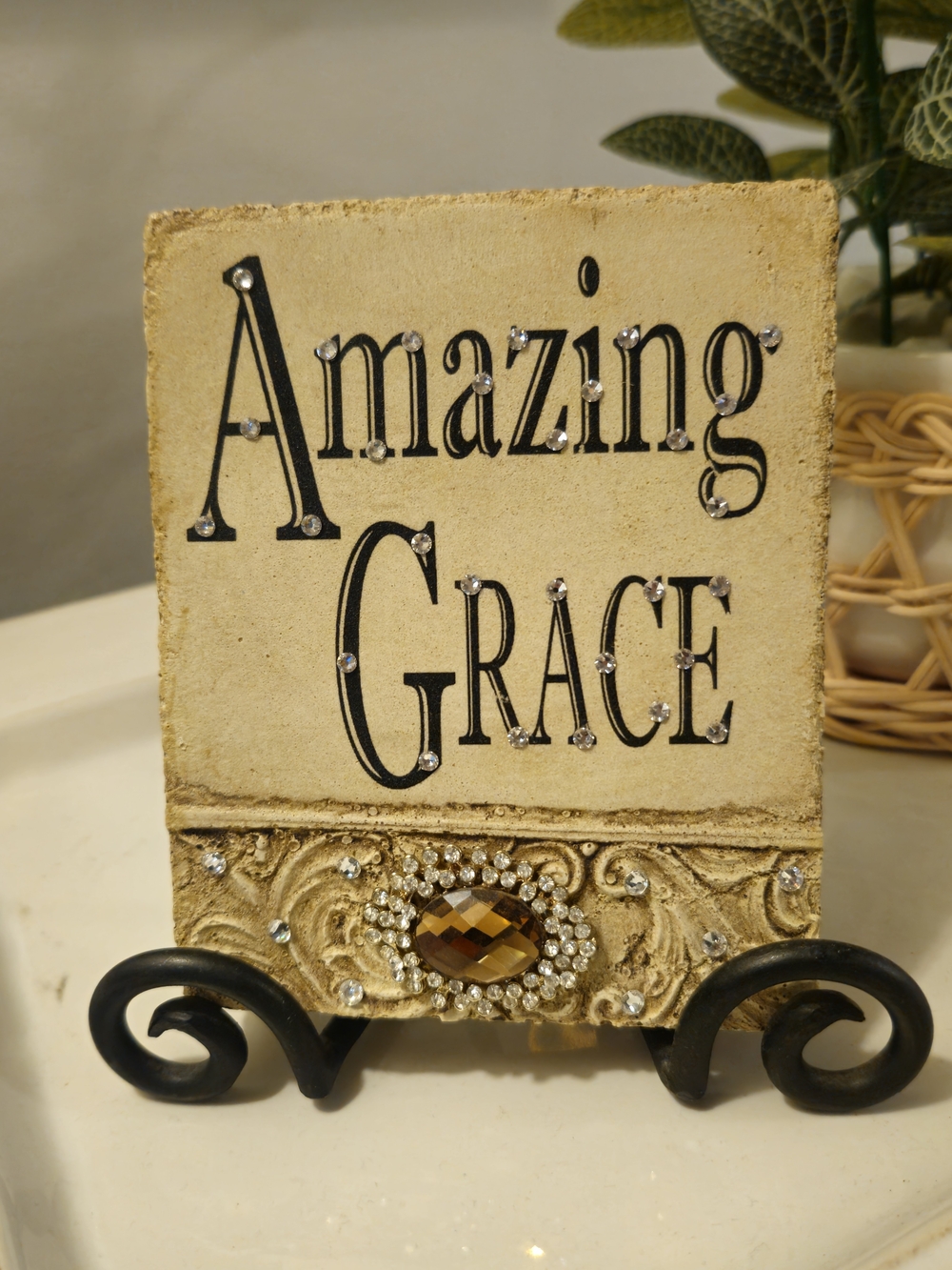 Amazing Grace Decorative Plaque EUC in Cream and Gold Amber Jewel Black Easel